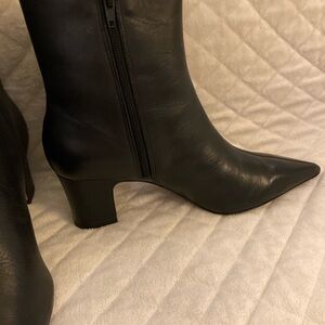 Arezzo Jemma Black Leather Ankle Boots side zip covered 2.5” covered heel 9